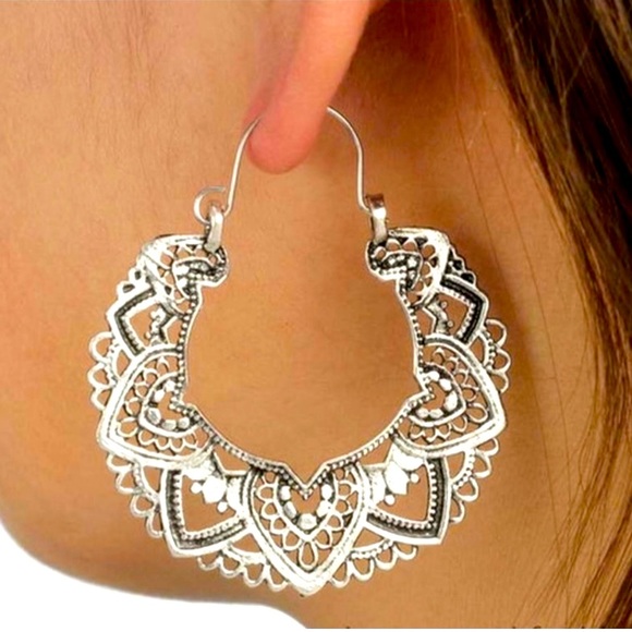 None Jewelry - Beautiful Vintage Style EARRINGS | EXCELLENT condition
